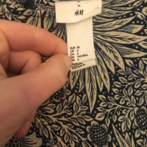 H&M longsleeve blouse William Morris collection